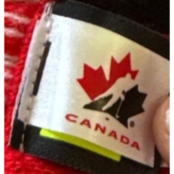 Nike Canada Team Scarf Red & White Knit 60" Fringe Reversible Molson New w/ Tags - Picture 7 of 12